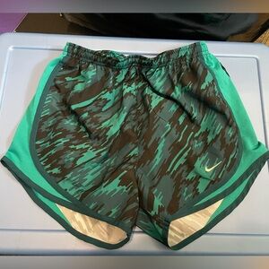 Nike women’s green and black‎ running shorts size XS